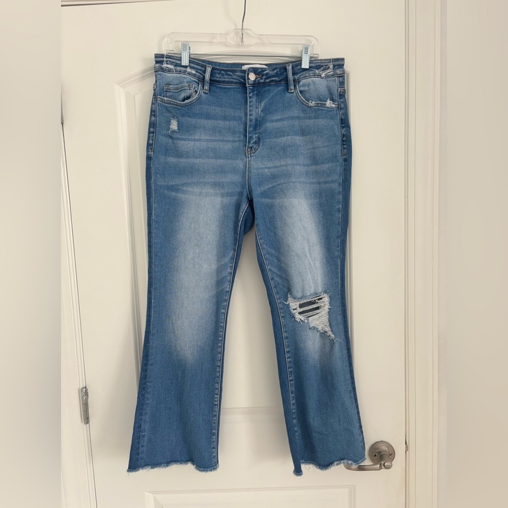 Vervet Cropped Kick distressed Jeans